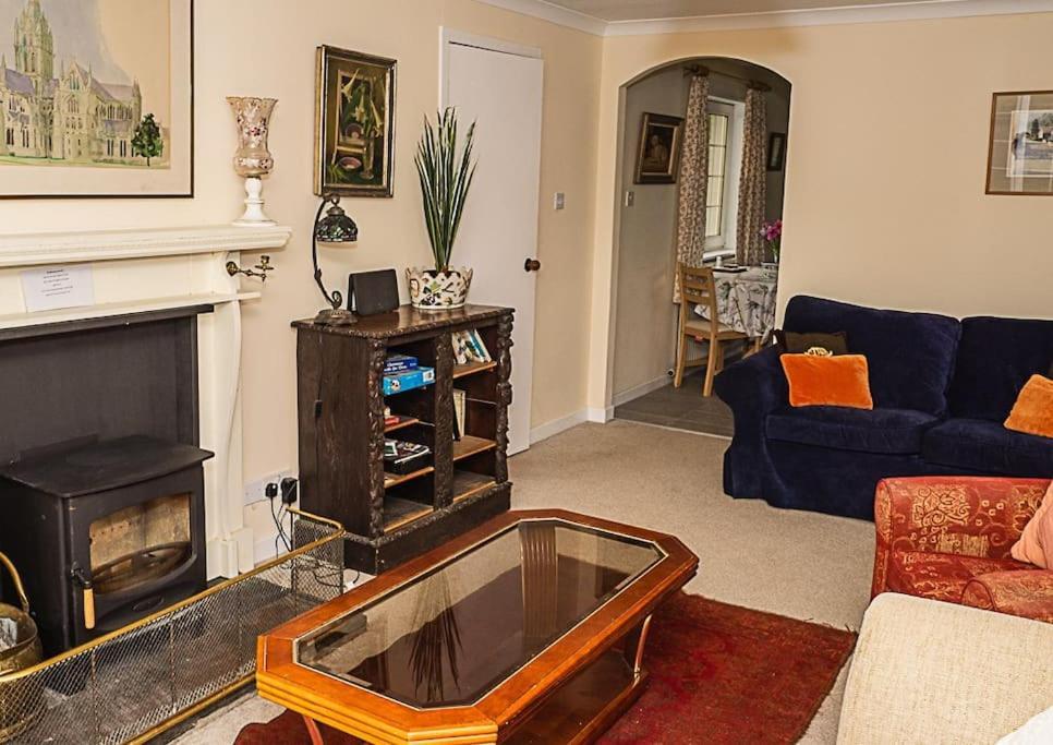 West Lodge 3 Bedrooms, Near Golf Course And River Turriff エクステリア 写真