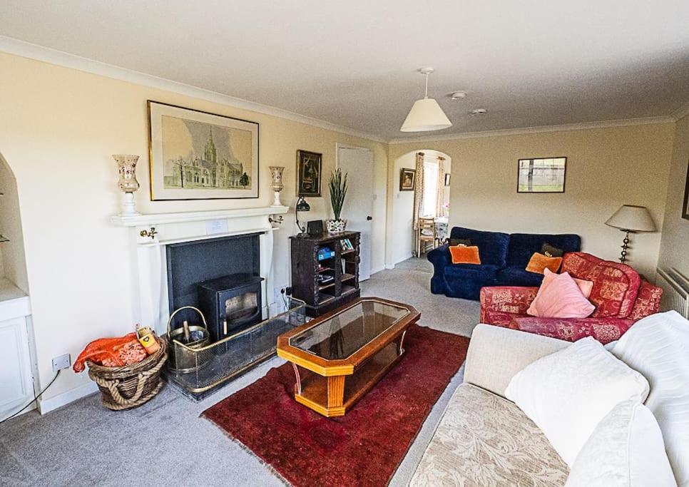 West Lodge 3 Bedrooms, Near Golf Course And River Turriff エクステリア 写真